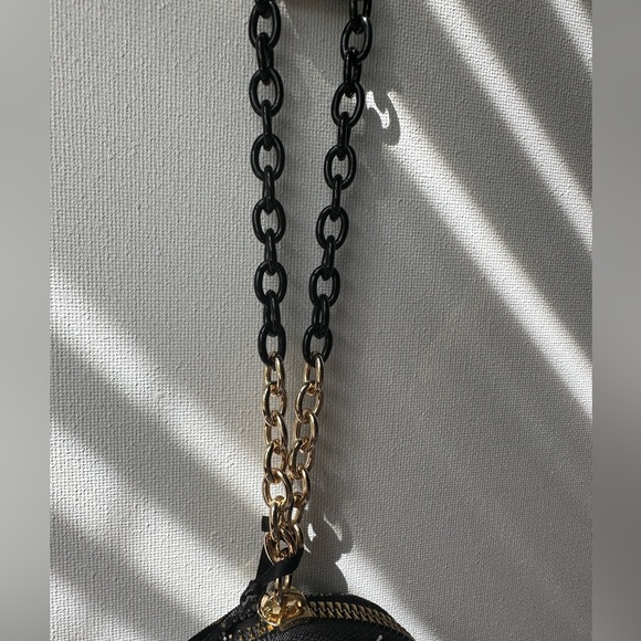 Juicy Couture NWT coin wristletst - Picture 4 of 6